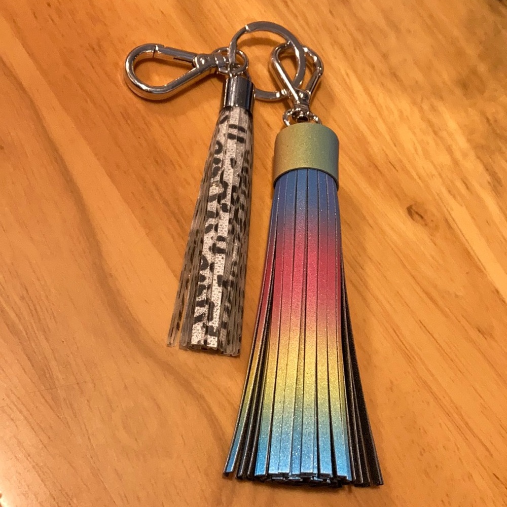 Reflective and leopard tassels keychain